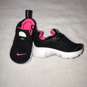 Nike baby/toddler girl shoe